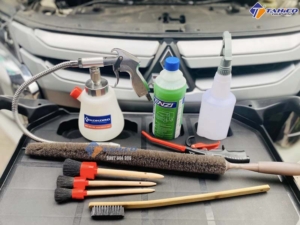 Bàn chải cán dài vệ sinh khoang máy động cơ xe ô tô 13 ban-chai-luon-ve-sinh-noi-ngoai-that-o-to-2