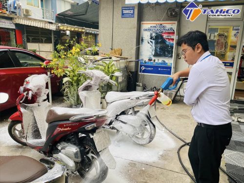 Dung Dịch Rửa Xe Không Chạm Ventek VET65 - Hình ảnh 3