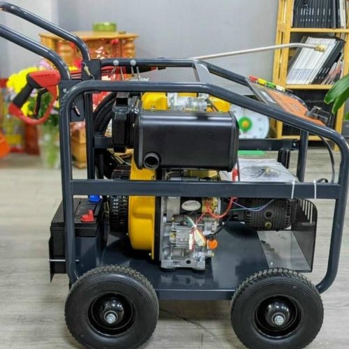 Máy rửa xe dầu Diesel Lutian 10 HP