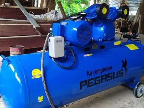 Máy nén khí dây đai Pegasus 5.5HP 330 lít