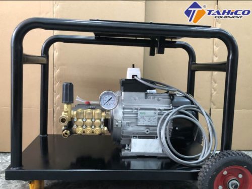 Máy rửa xe cao áp đầu Ý 5.5hp 1 pha