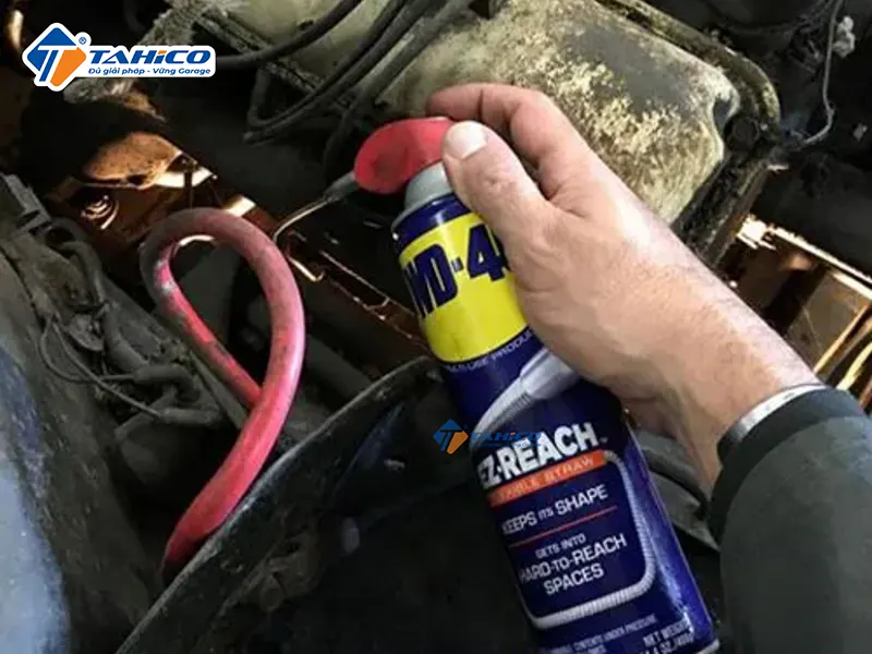 Dầu chống rỉ sét bôi trơn WD-40 EZ-Reach 450ml 8 Dầu chống rỉ sét bôi trơn WD-40 EZ-Reach 450ml - Ảnh 8
