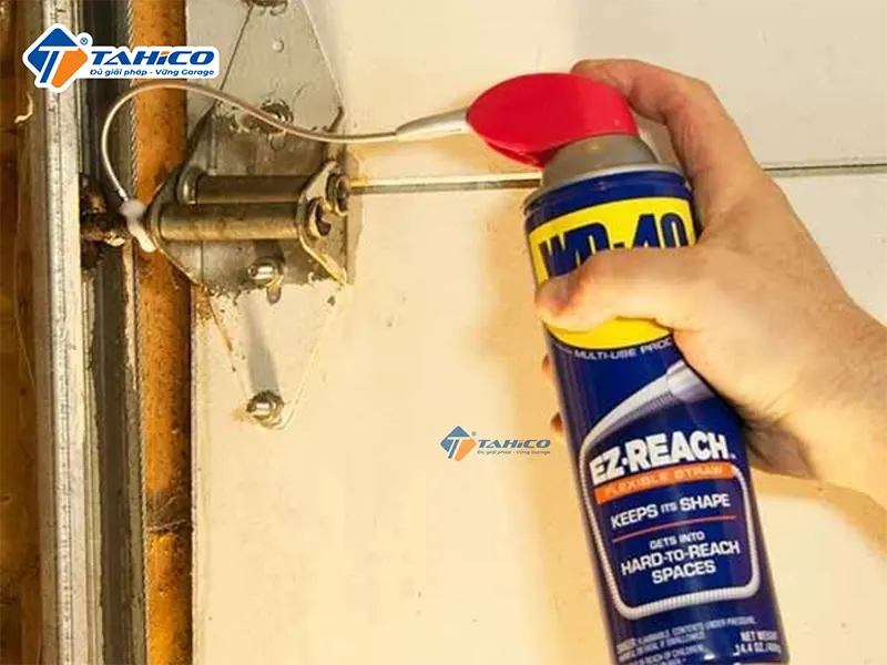 Dầu chống rỉ sét bôi trơn WD-40 EZ-Reach 450ml 9 Dầu chống rỉ sét bôi trơn WD-40 EZ-Reach 450ml - Ảnh 9