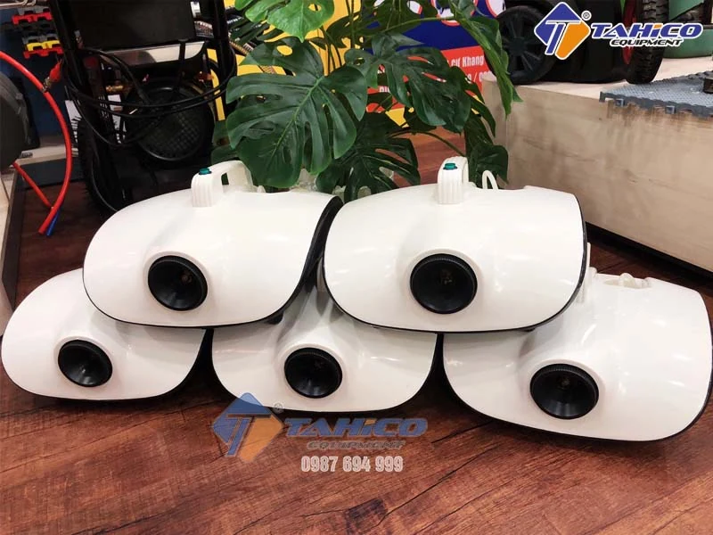 Cách Làm Thơm Xe Ô Tô Lâu Bền: 12 Cách & Lỗi Cần Tránh 4 Máy khuếch tán tinh dầu cắm tẩu sạc phun sương siêu âm khắp khoang xe - TAHICO